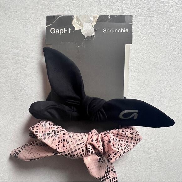 Gap Women’s Two Pack Scrunchie  Hair Accessories Set - Picture 8 of 8